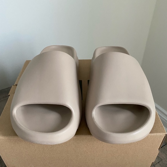 SOLD! Yeezy Slide Pure - Picture 2 of 5